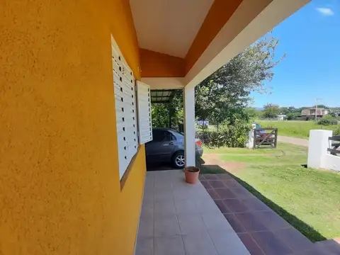 Casa 2 ambientes con 1 baño