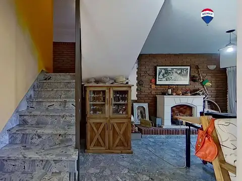Casa en Venta con 3 cocheras