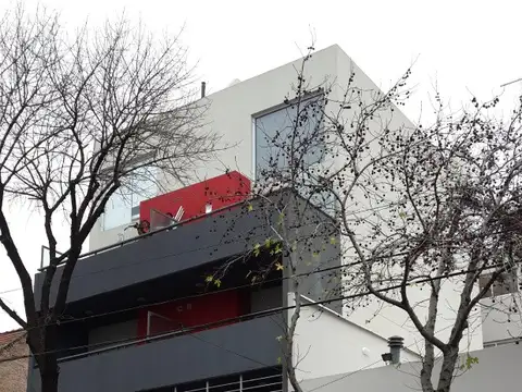 Excelente dos ambientes al frente con balcón aterrazado y zoom