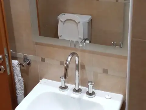 Departamento en Alquiler en Coghlan, $ 790.000