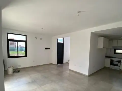 Casa 3 ambientes con 2 baños