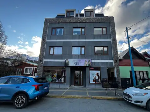 Piso completo en venta en Ushuaia 4 ambientes.
