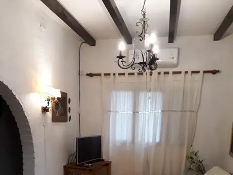 Casa 5 ambientes con 2 baños