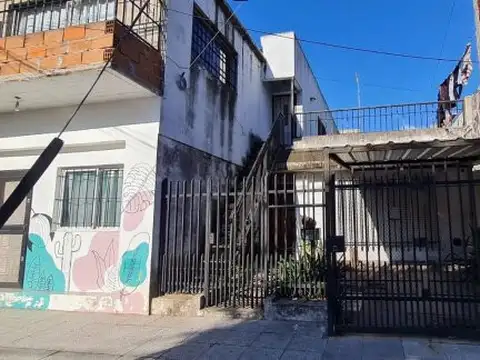Casa Multifamiliar con Tres Unidades Funcionales | Ideal para Vivir e Invertir