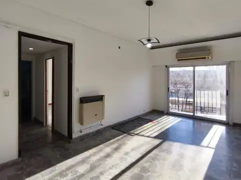 SE VENDE DEPARTAMENTO 3 AMBIENTES CON BALCON