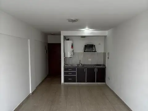HERMOSO MONOAMBIENTE A METROS DE AV. HIPOLITO YRIGOYEN! 2°E