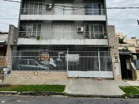 HERMOSO MONOAMBIENTE A METROS DE AV. HIPOLITO YRIGOYEN! 2°E