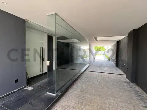 Departamento en Venta con 3 cocheras