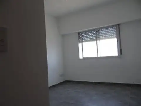 Departamento 2 amb al contra frente .con Balcón interno