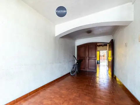 Casa 6 ambientes con 4 baños