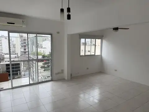 Departamento 3 ambientes Bajas Expensas en Venta en Constitución