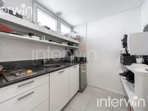Oficina en Venta con 5 cocheras