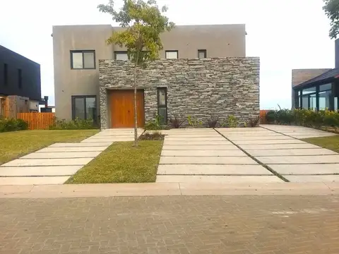 Casa en Venta de 5 dormitorios