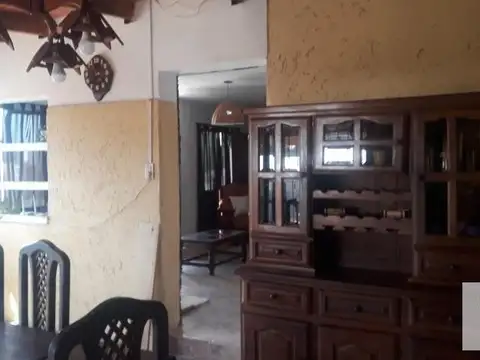 Casa en venta - 3 dormitorios 1 baño - 90mts2 - Villa del Lago