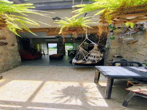 Depto Tipo Casa en Venta de 5 ambientes