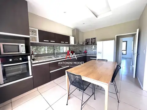 CASA EN VENTA EN LA LOMADA DE PILAR