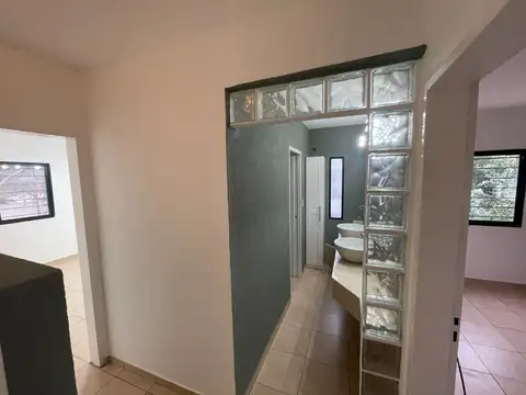 Casa en Alquiler con 2 cocheras