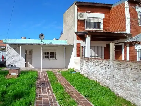 Casa en venta - Bolivia al 1600 - Escobar