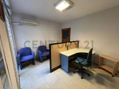 Oficina 53 m² Divisible – Patio y Excelente Ubicación