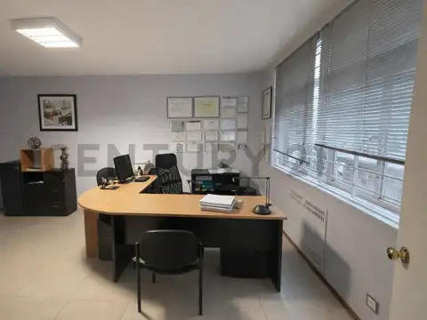 Oficina 53 m² Divisible – Patio y Excelente Ubicación
