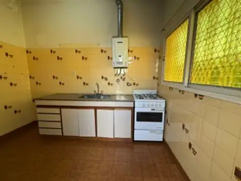 CASA EN VENTA 4 AMB + DEPTO 2 AMB JARDIN V. MAIPU