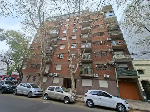 Departamento en Palermo Chico,2 Amb con Patio y Cochera Fija.