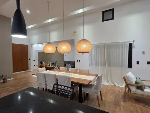 Casa en Venta en San Lucas, USD 379.000