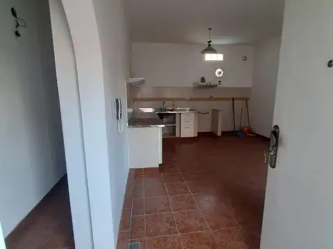 Depto Tipo Casa en Alquiler en Mataderos, $ 850.000