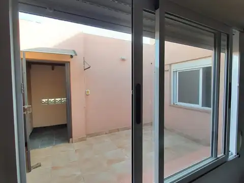 Depto Tipo Casa en Alquiler de 2 dormitorios