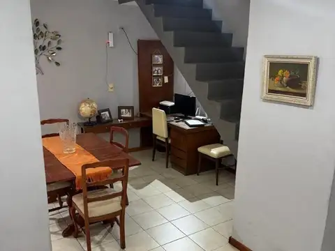 Casa en Alquiler con 1 cochera