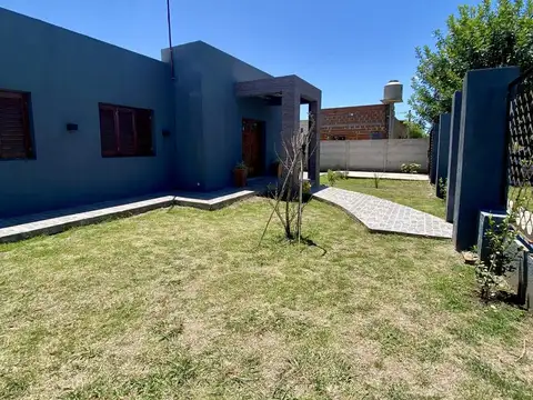 Casa en Venta de amplio parque, 3 dormitorios, terreno de 600m². La Campiña 1, Zarate