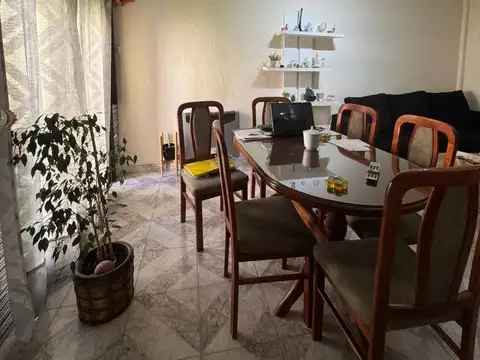 VENTA DEPARTAMENTO 4 AMBIENTES CON BALCÓN