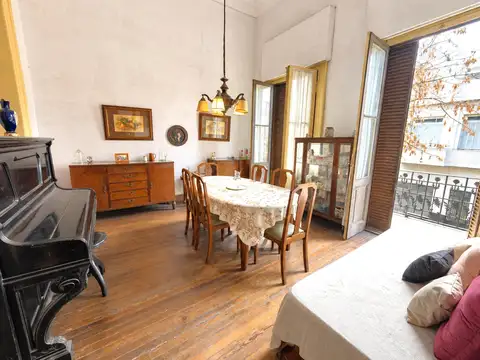 Tacuarí 1700