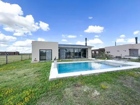 CALLE PETROCHI  al 5300