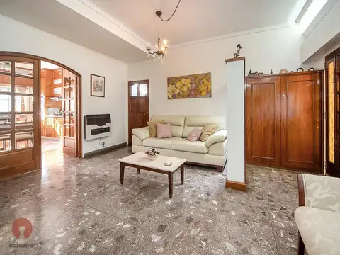 Casa en Venta con 1 cochera