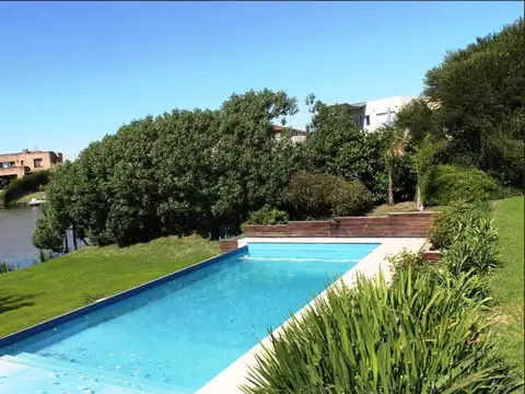 Casa en Alquiler con Vista al Lago Central en los Castores, Nordelta