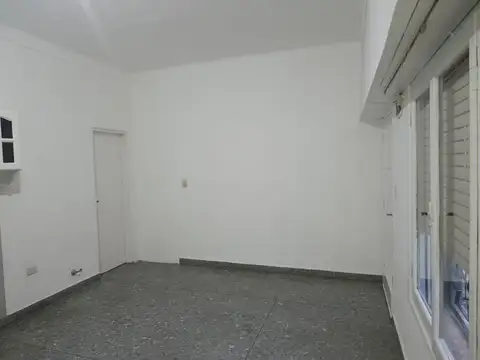 Departamento tipo casa en alquiler en Ramos Mejia