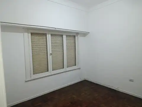 Departamento tipo casa en alquiler en Ramos Mejia