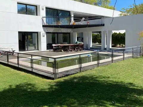 Abril Club De Campo Molinos