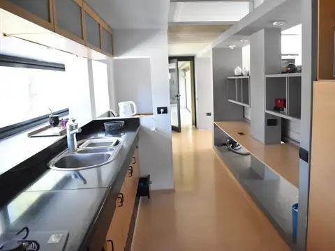 Casa en Venta con 8 cocheras