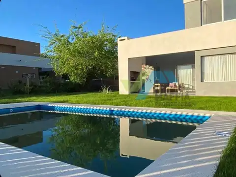 Casa en Venta en Pilar del Este - Casas del Este, USD 179.000