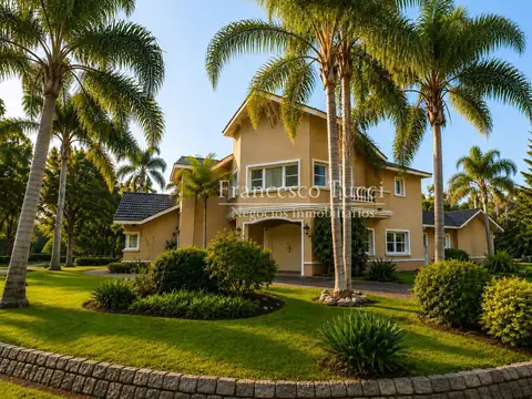 Casa en venta 9 ambientes en La Tradición