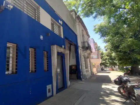 Venta de galpón con oficinas en La Plata