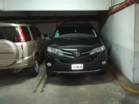 Güemes e/ Thames y Jorge Luis Borges