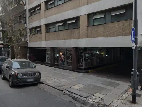 Güemes e/ Thames y Jorge Luis Borges