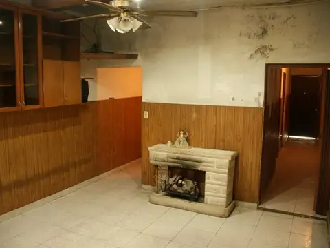 Casa en venta - 3 dormitorios 2 baños - patio parrilla  - 150 mts2 - Martin Coronado