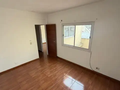 Unanue 6100, Piso 1