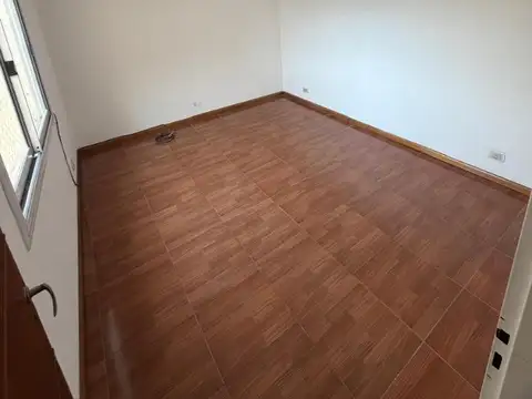 Unanue 6100, Piso 1