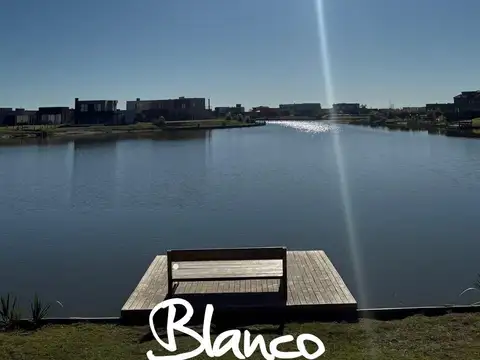 Casa 6 ambientes con 4 baños