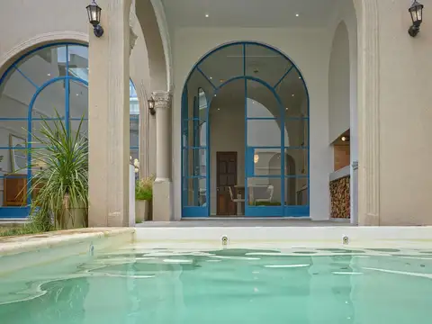 CASA UNICA EN VENTA EN ABASTO - 4 dormitorios